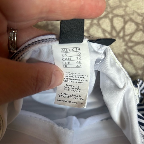 NIP Tuck Women's Sorrento Stripe Joanne One Piece Swimsuit Size 10 - Picture 7 of 9